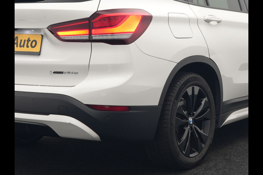 BMW X1 xDrive25e Sportline Plug in Hybrid 222pk Dealer O.H PHEV | Harman Kardon | Apple Carplay | Lederen Sportstoelen | Camera | Navigatie | Cruise Control | DAB