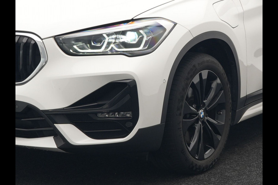 BMW X1 xDrive25e Sportline Plug in Hybrid 222pk Dealer O.H PHEV | Harman Kardon | Apple Carplay | Lederen Sportstoelen | Camera | Navigatie | Cruise Control | DAB