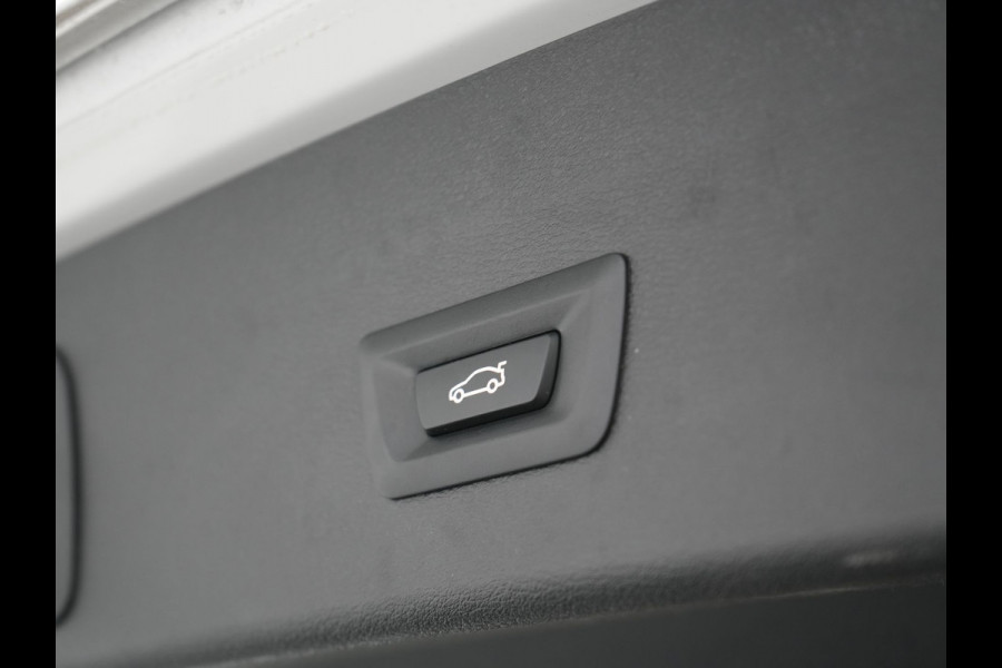 BMW X1 xDrive25e Sportline Plug in Hybrid 222pk Dealer O.H PHEV | Harman Kardon | Apple Carplay | Lederen Sportstoelen | Camera | Navigatie | Cruise Control | DAB