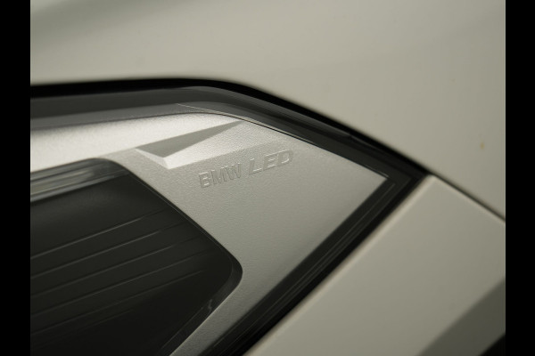 BMW X1 xDrive25e Sportline Plug in Hybrid 222pk Dealer O.H PHEV | Harman Kardon | Apple Carplay | Lederen Sportstoelen | Camera | Navigatie | Cruise Control | DAB