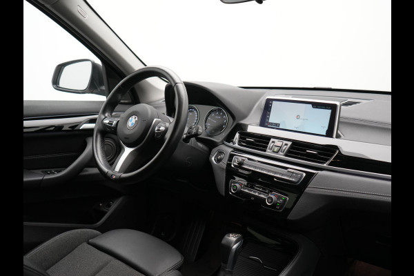 BMW X1 xDrive25e Sportline Plug in Hybrid 222pk Dealer O.H PHEV | Harman Kardon | Apple Carplay | Lederen Sportstoelen | Camera | Navigatie | Cruise Control | DAB
