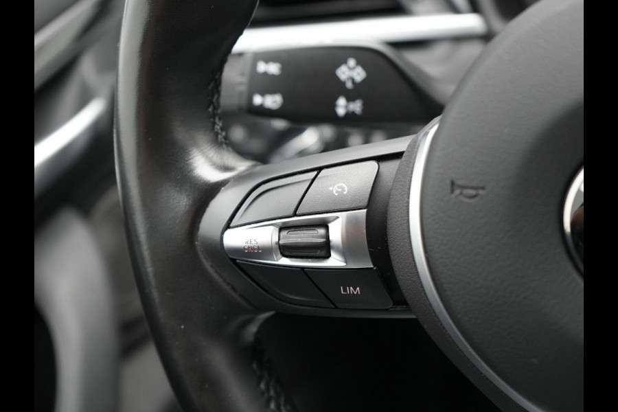 BMW X1 xDrive25e Sportline Plug in Hybrid 222pk Dealer O.H PHEV | Harman Kardon | Apple Carplay | Lederen Sportstoelen | Camera | Navigatie | Cruise Control | DAB