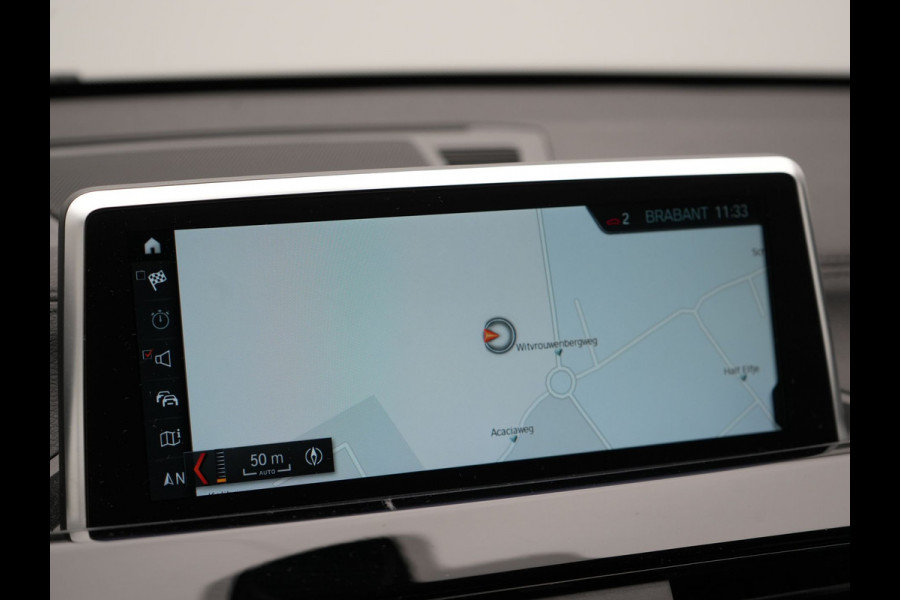 BMW X1 xDrive25e Sportline Plug in Hybrid 222pk Dealer O.H PHEV | Harman Kardon | Apple Carplay | Lederen Sportstoelen | Camera | Navigatie | Cruise Control | DAB
