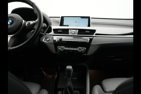BMW X1 xDrive25e Sportline Plug in Hybrid 222pk Dealer O.H PHEV | Harman Kardon | Apple Carplay | Lederen Sportstoelen | Camera | Navigatie | Cruise Control | DAB