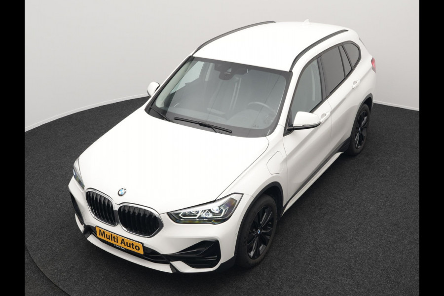 BMW X1 xDrive25e Sportline Plug in Hybrid 222pk Dealer O.H PHEV | Harman Kardon | Apple Carplay | Lederen Sportstoelen | Camera | Navigatie | Cruise Control | DAB