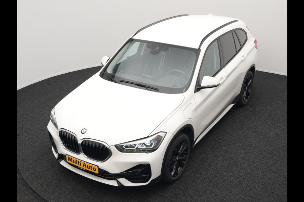 BMW X1 xDrive25e Sportline Plug in Hybrid 222pk Dealer O.H PHEV | Harman Kardon | Apple Carplay | Lederen Sportstoelen | Camera | Navigatie | Cruise Control | DAB