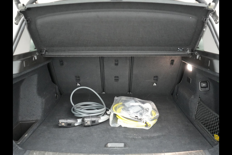 BMW X1 xDrive25e Sportline Plug in Hybrid 222pk Dealer O.H PHEV | Harman Kardon | Apple Carplay | Lederen Sportstoelen | Camera | Navigatie | Cruise Control | DAB