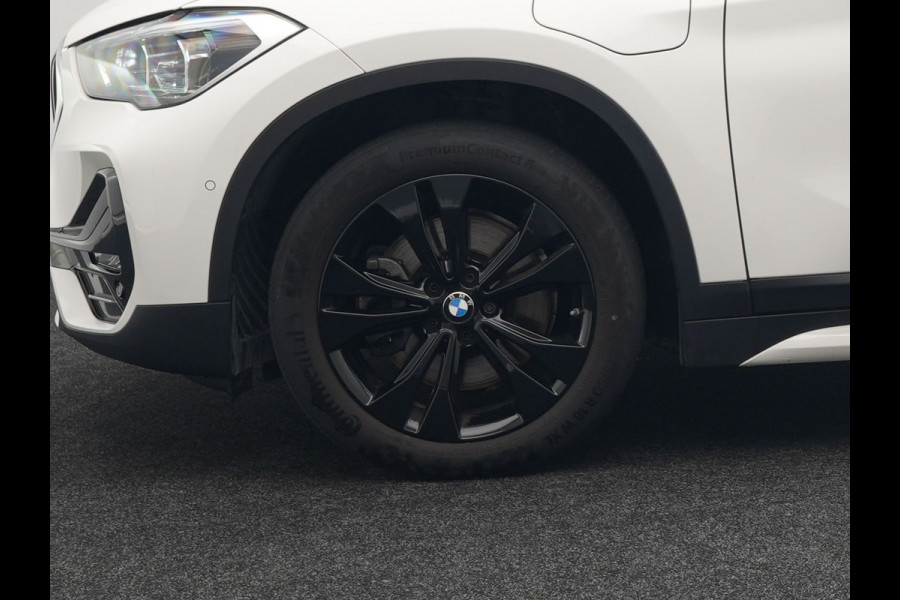 BMW X1 xDrive25e Sportline Plug in Hybrid 222pk Dealer O.H PHEV | Harman Kardon | Apple Carplay | Lederen Sportstoelen | Camera | Navigatie | Cruise Control | DAB