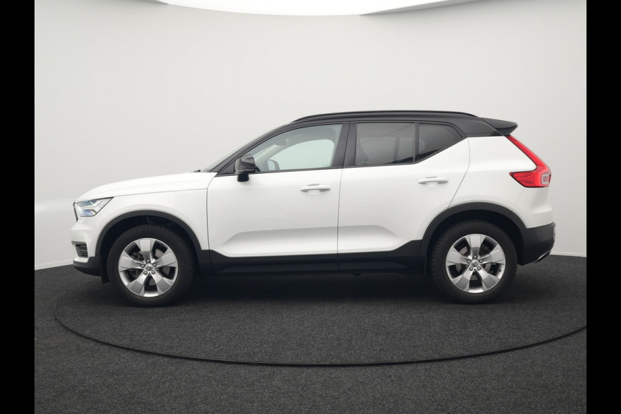 Volvo XC40 T4 Momentum Automaat 191pk Dealer O.H | Adaptive Cruise | Harman Kardon | Camera | Lederen Sportstoelen Verwarmd | LED | Pilot Assist |  Navigatie | Virtual | DAB |