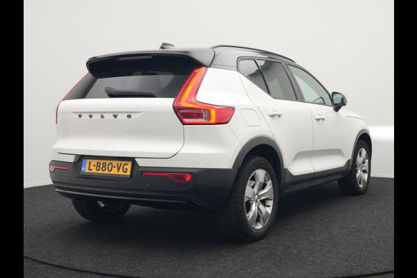 Volvo XC40 T4 Momentum Automaat 191pk Dealer O.H | Adaptive Cruise | Harman Kardon | Camera | Lederen Sportstoelen Verwarmd | LED | Pilot Assist |  Navigatie | Virtual | DAB |