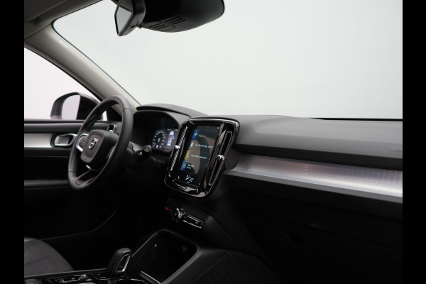 Volvo XC40 T4 Momentum Automaat 191pk Dealer O.H | Adaptive Cruise | Harman Kardon | Camera | Lederen Sportstoelen Verwarmd | LED | Pilot Assist |  Navigatie | Virtual | DAB |