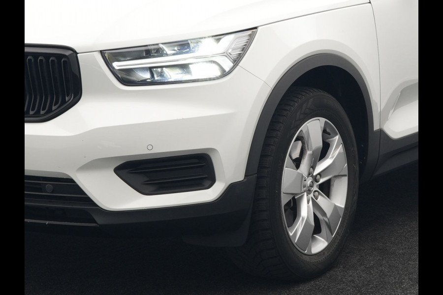 Volvo XC40 T4 Momentum Automaat 191pk Dealer O.H | Adaptive Cruise | Harman Kardon | Camera | Lederen Sportstoelen Verwarmd | LED | Pilot Assist |  Navigatie | Virtual | DAB |