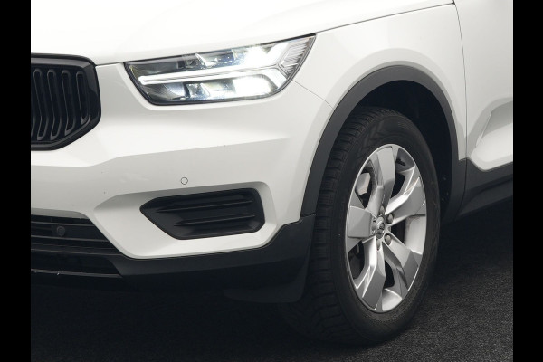 Volvo XC40 T4 Momentum Automaat 191pk Dealer O.H | Adaptive Cruise | Harman Kardon | Camera | Lederen Sportstoelen Verwarmd | LED | Pilot Assist |  Navigatie | Virtual | DAB |