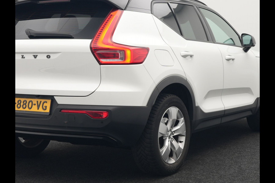 Volvo XC40 T4 Momentum Automaat 191pk Dealer O.H | Adaptive Cruise | Harman Kardon | Camera | Lederen Sportstoelen Verwarmd | LED | Pilot Assist |  Navigatie | Virtual | DAB |