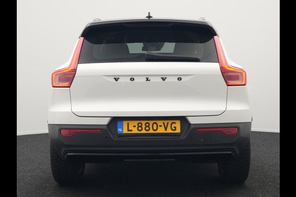Volvo XC40 T4 Momentum Automaat 191pk Dealer O.H | Adaptive Cruise | Harman Kardon | Camera | Lederen Sportstoelen Verwarmd | LED | Pilot Assist |  Navigatie | Virtual | DAB |