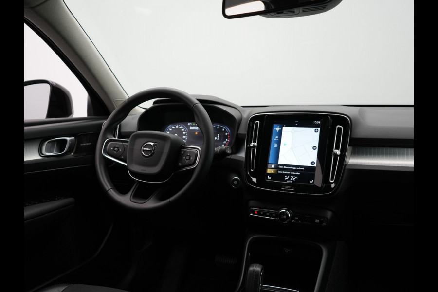 Volvo XC40 T4 Momentum Automaat 191pk Dealer O.H | Adaptive Cruise | Harman Kardon | Camera | Lederen Sportstoelen Verwarmd | LED | Pilot Assist |  Navigatie | Virtual | DAB |