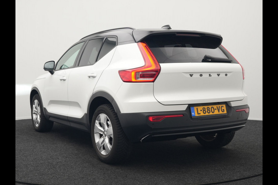 Volvo XC40 T4 Momentum Automaat 191pk Dealer O.H | Adaptive Cruise | Harman Kardon | Camera | Lederen Sportstoelen Verwarmd | LED | Pilot Assist |  Navigatie | Virtual | DAB |