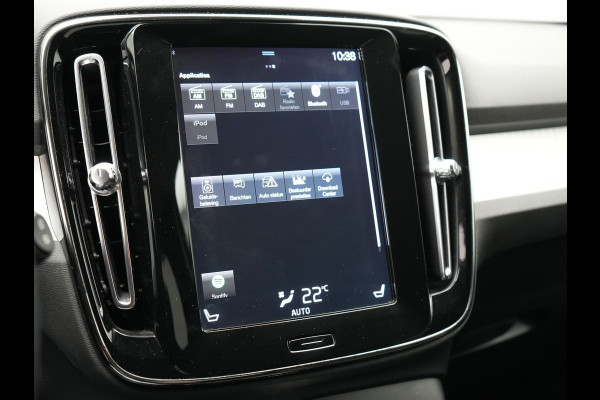 Volvo XC40 T4 Momentum Automaat 191pk Dealer O.H | Adaptive Cruise | Harman Kardon | Camera | Lederen Sportstoelen Verwarmd | LED | Pilot Assist |  Navigatie | Virtual | DAB |