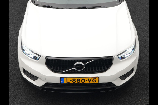 Volvo XC40 T4 Momentum Automaat 191pk Dealer O.H | Adaptive Cruise | Harman Kardon | Camera | Lederen Sportstoelen Verwarmd | LED | Pilot Assist |  Navigatie | Virtual | DAB |