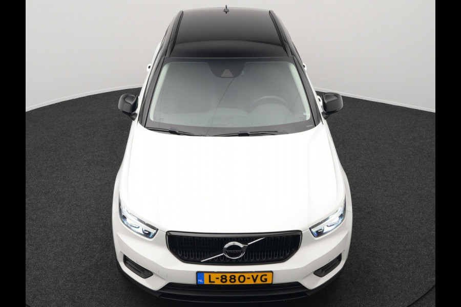 Volvo XC40 T4 Momentum Automaat 191pk Dealer O.H | Adaptive Cruise | Harman Kardon | Camera | Lederen Sportstoelen Verwarmd | LED | Pilot Assist |  Navigatie | Virtual | DAB |