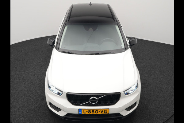 Volvo XC40 T4 Momentum Automaat 191pk Dealer O.H | Adaptive Cruise | Harman Kardon | Camera | Lederen Sportstoelen Verwarmd | LED | Pilot Assist |  Navigatie | Virtual | DAB |