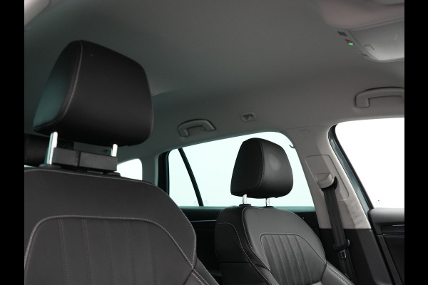 Škoda Superb Combi 1.4 TSI iV Business Edition Plus Plug In Hybrid 218pk Dealer O.H PHEV | Adaptive Cruise | 360 Camera | Lederen Sportstoelen Memory & Ventilatie | Keyless | Apple Carplay | Stuurverwarming | Navigatie | Virtual | DAB