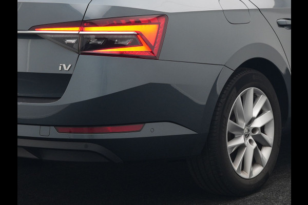 Škoda Superb Combi 1.4 TSI iV Business Edition Plus Plug In Hybrid 218pk Dealer O.H PHEV | Adaptive Cruise | 360 Camera | Lederen Sportstoelen Memory & Ventilatie | Keyless | Apple Carplay | Stuurverwarming | Navigatie | Virtual | DAB