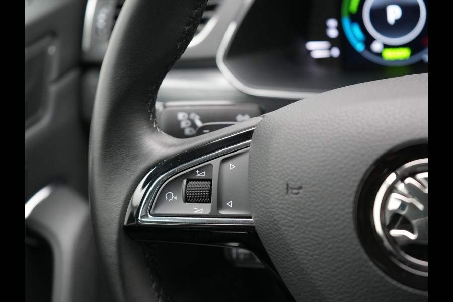 Škoda Superb Combi 1.4 TSI iV Business Edition Plus Plug In Hybrid 218pk Dealer O.H PHEV | Adaptive Cruise | 360 Camera | Lederen Sportstoelen Memory & Ventilatie | Keyless | Apple Carplay | Stuurverwarming | Navigatie | Virtual | DAB