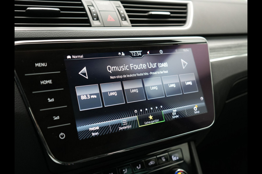 Škoda Superb Combi 1.4 TSI iV Business Edition Plus Plug In Hybrid 218pk Dealer O.H PHEV | Adaptive Cruise | 360 Camera | Lederen Sportstoelen Memory & Ventilatie | Keyless | Apple Carplay | Stuurverwarming | Navigatie | Virtual | DAB