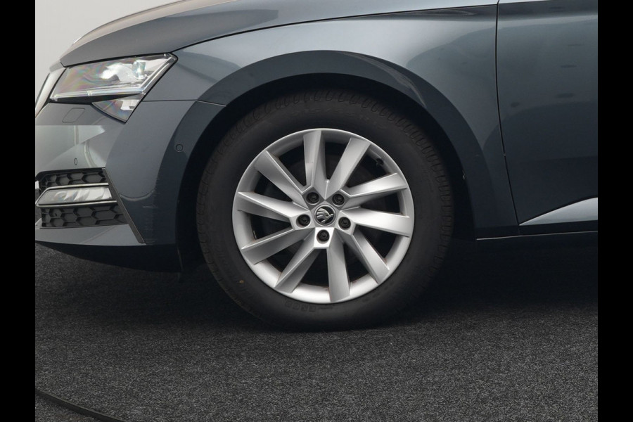 Škoda Superb Combi 1.4 TSI iV Business Edition Plus Plug In Hybrid 218pk Dealer O.H PHEV | Adaptive Cruise | 360 Camera | Lederen Sportstoelen Memory & Ventilatie | Keyless | Apple Carplay | Stuurverwarming | Navigatie | Virtual | DAB