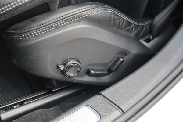 Volvo V90 2.0 T8 AWD Inscription Panorama / Bowers & Wilkins / Pilot assist / Dode hoek /