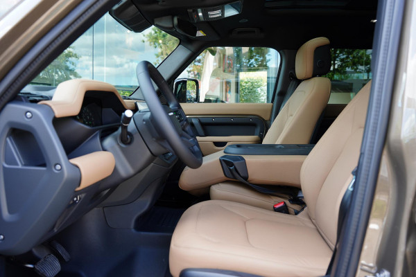 Land Rover Defender 110 P 300 E 110 X-Dynamic HSE 6 persoons