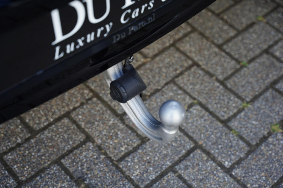 Land Rover Defender 110 P 300 E 110 X-Dynamic HSE 6 persoons