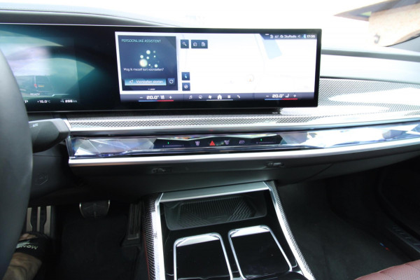 BMW i7 M70 | Fabrieksgarantie 6 jaar| 22 inch | FULL OPTION|NWSTAAT.| Glasscoating|