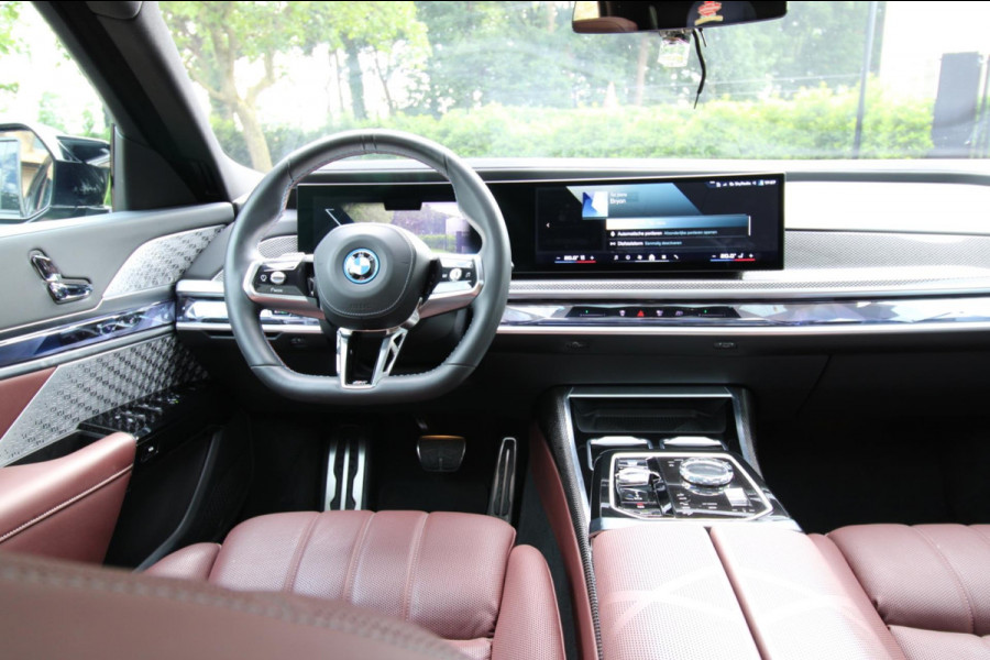 BMW i7 M70 | Fabrieksgarantie 6 jaar| 22 inch | FULL OPTION|NWSTAAT.| Glasscoating|