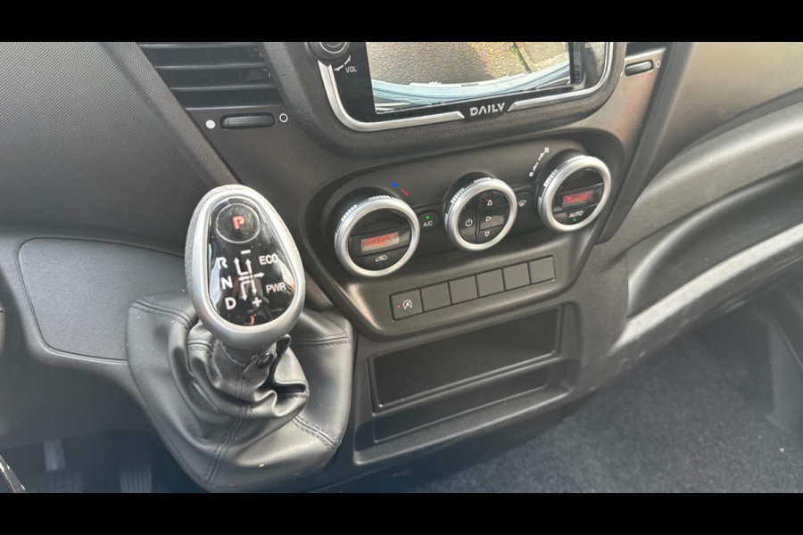 Iveco Daily Zo goed als nieuwe bakwagen met Laadklep AUTOMAAT| Navi| 17.000 km |Camera|3zits|