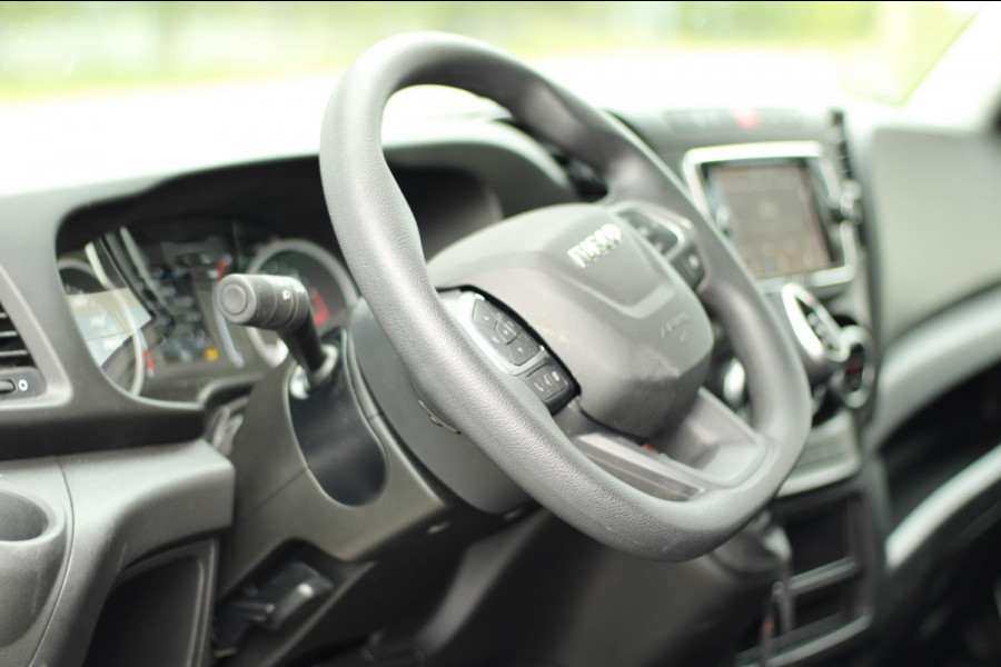 Iveco Daily Zo goed als nieuwe bakwagen met Laadklep AUTOMAAT| Navi| 17.000 km |Camera|3zits|