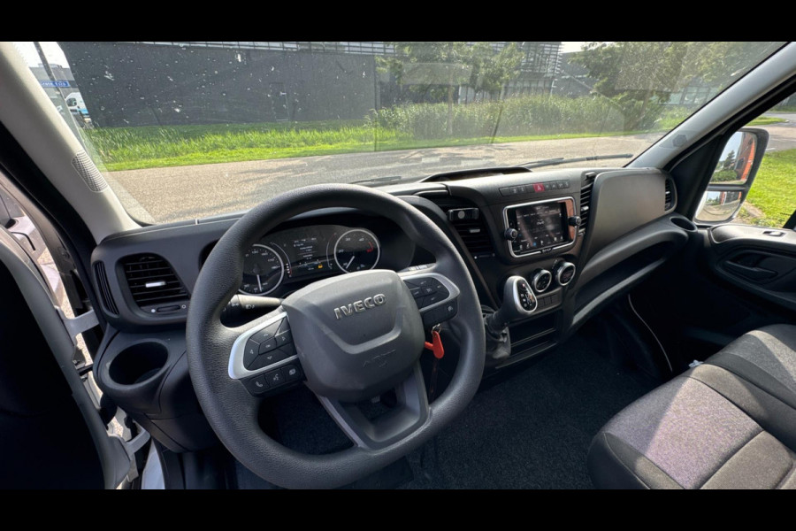 Iveco Daily Zo goed als nieuwe bakwagen met Laadklep AUTOMAAT| Navi| 17.000 km |Camera|3zits|