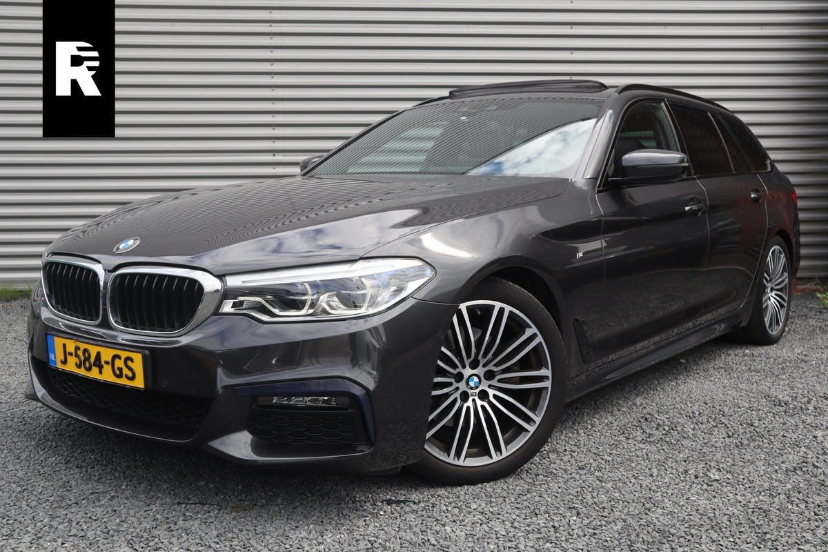 BMW 5 Serie Touring 520i High Executive M-Sport Leder dashboard / Pano / Individual / Camera / 19inch