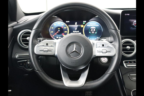 Mercedes-Benz C-Klasse 160 AMG Uprade Edition | Panoramadak | Stoelverwarming | Camera | Carplay | Leder/Alcantara | Navigatie | Digital Cockpit | Full LED | Climate control | Park Assist