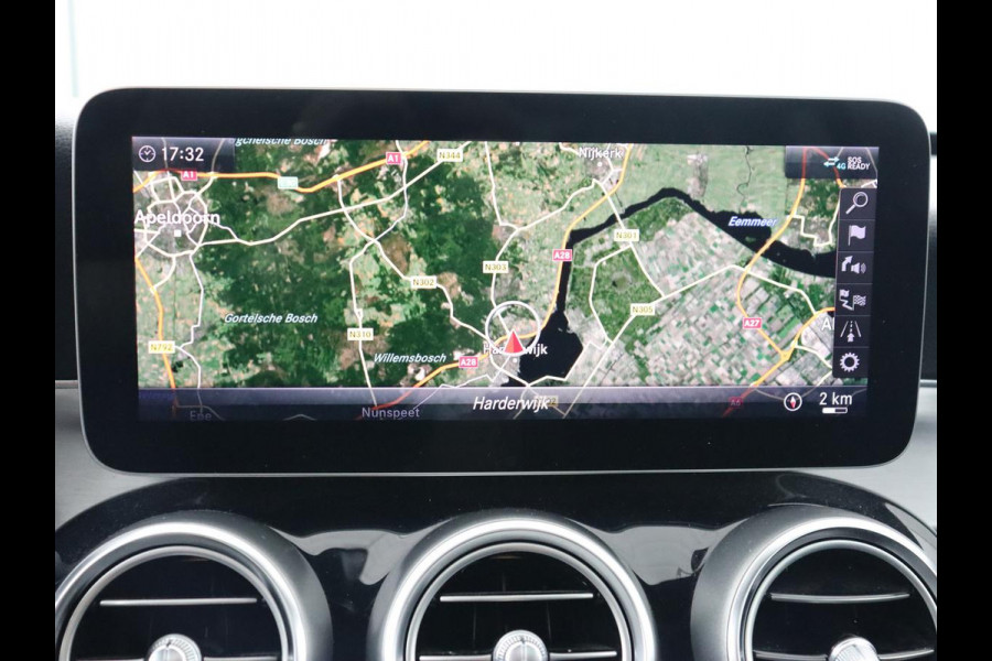 Mercedes-Benz C-Klasse 160 AMG Uprade Edition | Panoramadak | Stoelverwarming | Camera | Carplay | Leder/Alcantara | Navigatie | Digital Cockpit | Full LED | Climate control | Park Assist