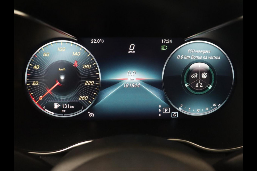 Mercedes-Benz C-Klasse 160 AMG Uprade Edition | Panoramadak | Stoelverwarming | Camera | Carplay | Leder/Alcantara | Navigatie | Digital Cockpit | Full LED | Climate control | Park Assist