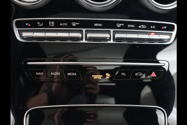 Mercedes-Benz C-Klasse 160 AMG Uprade Edition | Panoramadak | Stoelverwarming | Camera | Carplay | Leder/Alcantara | Navigatie | Digital Cockpit | Full LED | Climate control | Park Assist