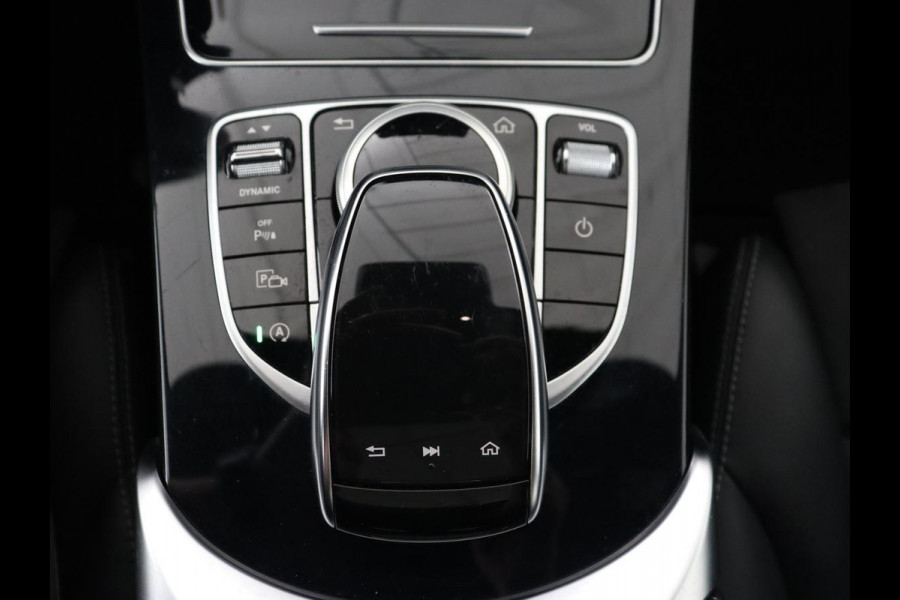 Mercedes-Benz C-Klasse 160 AMG Uprade Edition | Panoramadak | Stoelverwarming | Camera | Carplay | Leder/Alcantara | Navigatie | Digital Cockpit | Full LED | Climate control | Park Assist