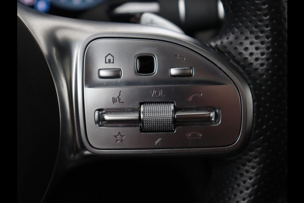 Mercedes-Benz C-Klasse 160 AMG Uprade Edition | Panoramadak | Stoelverwarming | Camera | Carplay | Leder/Alcantara | Navigatie | Digital Cockpit | Full LED | Climate control | Park Assist