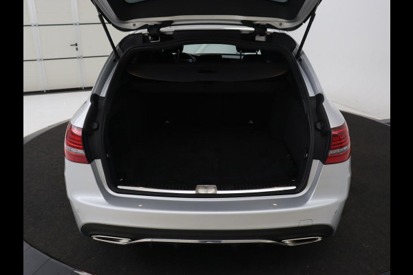 Mercedes-Benz C-Klasse 160 AMG Uprade Edition | Panoramadak | Stoelverwarming | Camera | Carplay | Leder/Alcantara | Navigatie | Digital Cockpit | Full LED | Climate control | Park Assist