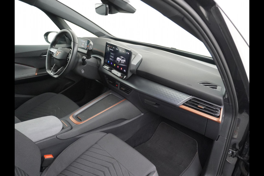 CUPRA Born Business Plus 62 kWh VAN: 28.900,- VOOR: 26.440,- UW HERFSTVOORDEEL: 2.460,- ADD. CRUISE CONTROLE | CAMERA | 19 INCH / ALL SEASON BANDEN \ HEAD-UP DISPLAY | VEEL OPTIES \ RIJKLAAR MET GARANTIE