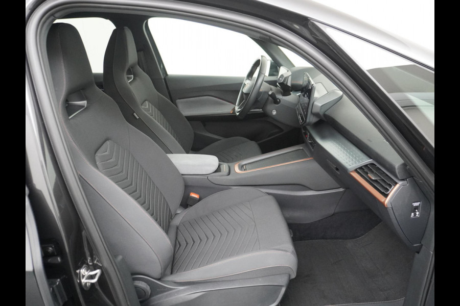 CUPRA Born Business Plus 62 kWh VAN: 28.900,- VOOR: 26.440,- UW HERFSTVOORDEEL: 2.460,- ADD. CRUISE CONTROLE | CAMERA | 19 INCH / ALL SEASON BANDEN \ HEAD-UP DISPLAY | VEEL OPTIES \ RIJKLAAR MET GARANTIE