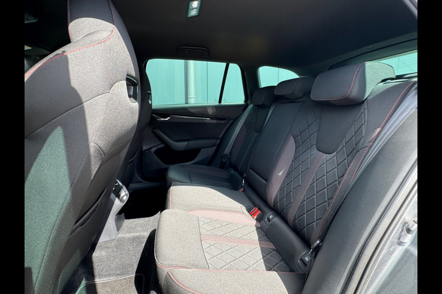 Škoda Octavia Combi 1.4 TSI RS iV PHEV * Trekhaak * Keyless * Stoelverwarming *