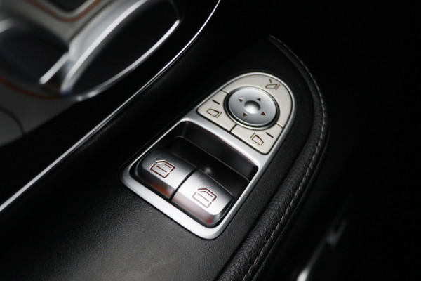 Mercedes-Benz V-Klasse 300d Extra Lang DC Avantgarde Edition 2x Schuifdeur, Leer, Elektrische Stoelen, Apple Carplay, LED, Trekhaak, 19''